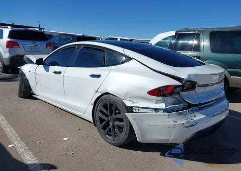 2021 Tesla Model S Plaid Tri Motor All-Wheel Drive from USA, damaged, VIN 5YJSA1E62MF452886